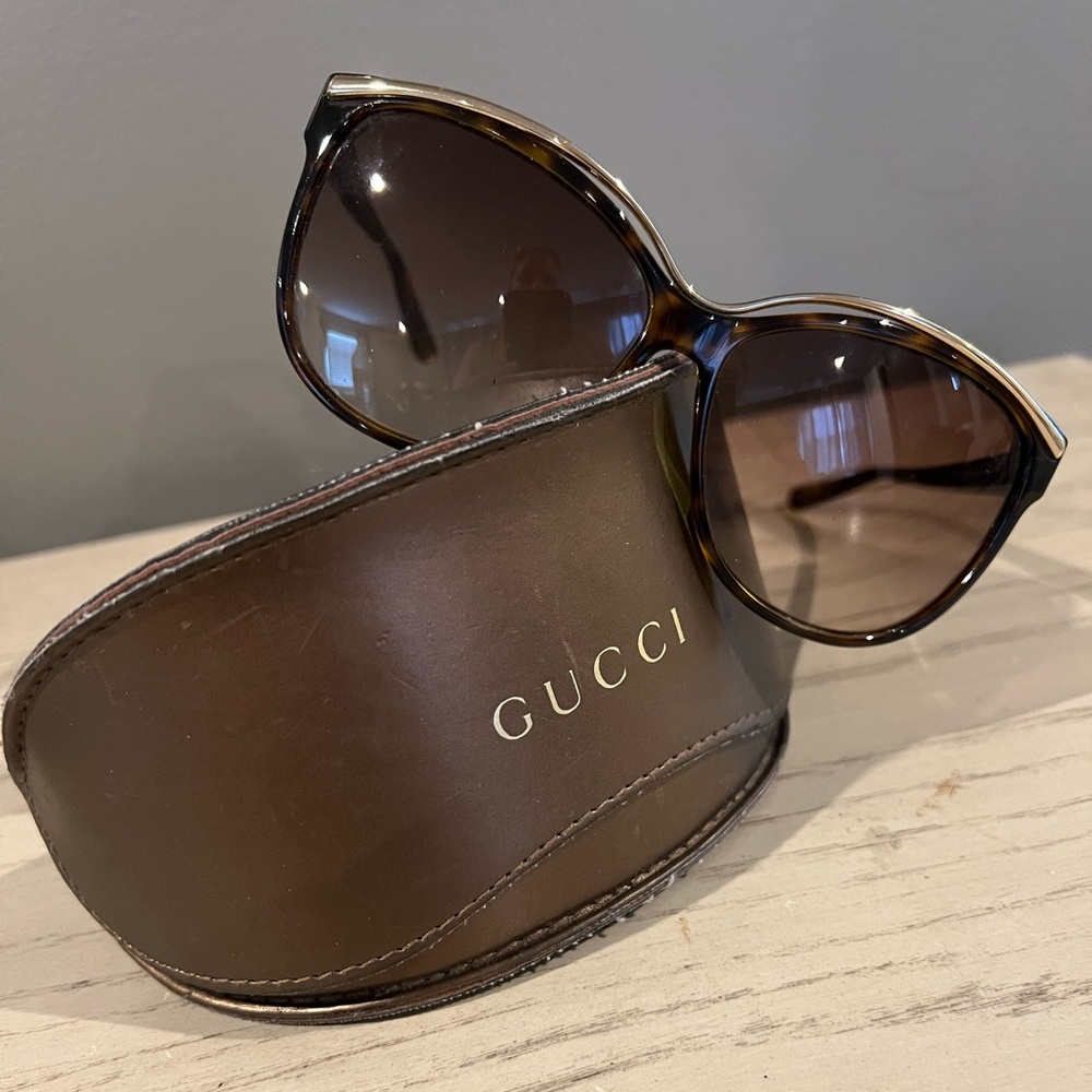 Gucci Brown Oversized Sunglasses with Tortoiseshell Frame